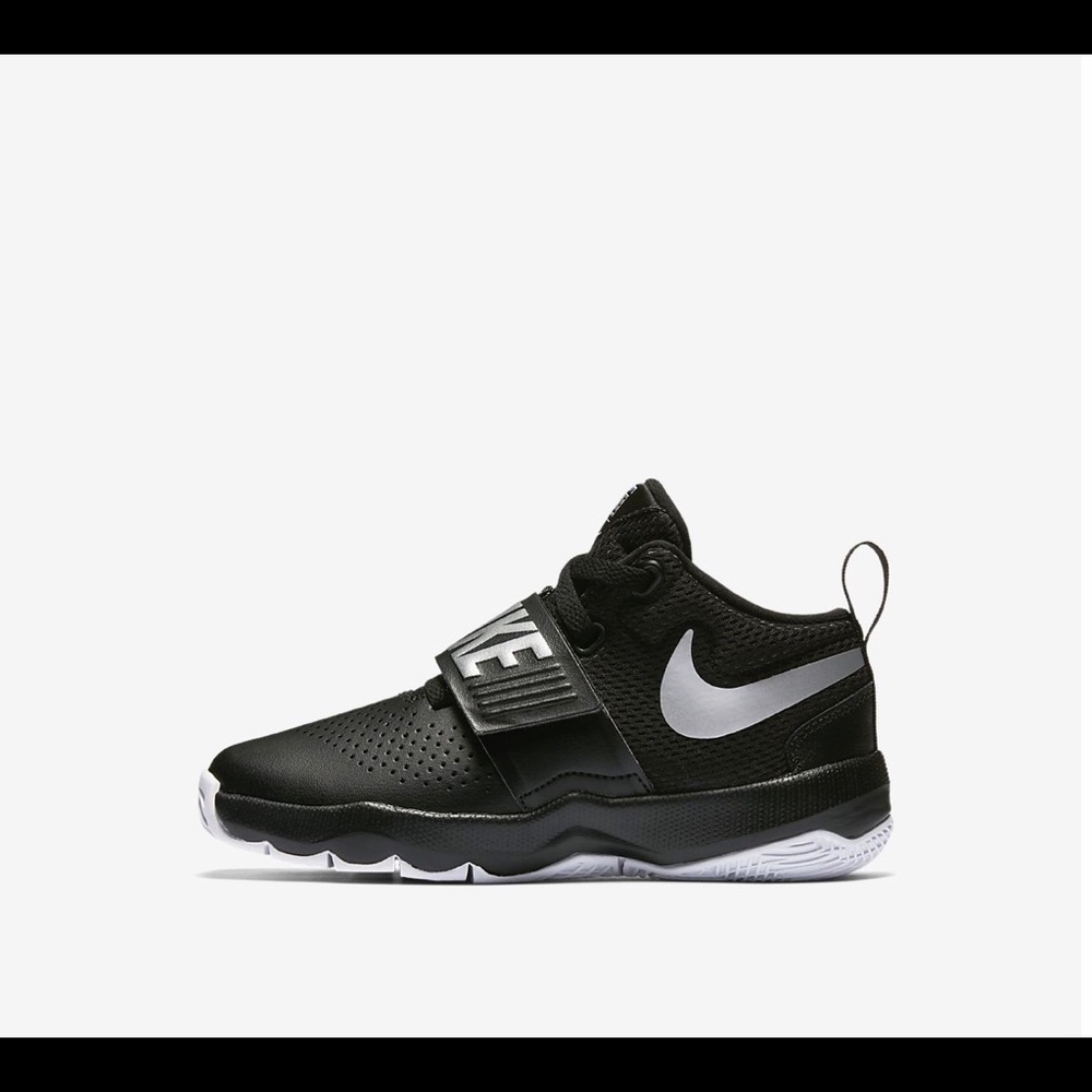 The Nike Team Hustle D 8 Little Kids' Basketball